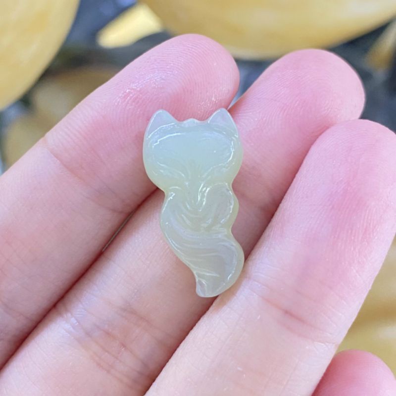 สร้อยคอจิ้งจอกหยก Hoa Dien พร้อมสร้อยคอร่ม