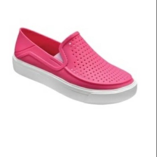 crocs รองเท้าลำลองเด็ก รุ่น CitiLane Roka Metallic Slip-on