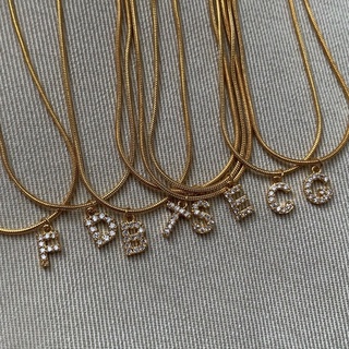 MINI ALPHABET DIAMONDS สร้อยจี้ตัวอักษรขนาดมินิประดับเพชร