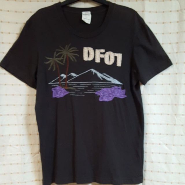 เสื้อยืดผู้ชาย Defry01 S.L