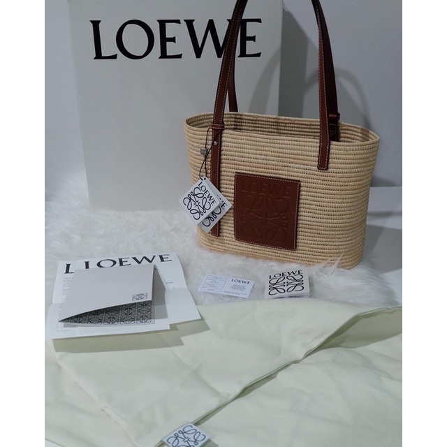 Loewe Square Basket แท้จาก Shop Small Brown กระเป๋าสานแบรนด์เนม Celine Chanel