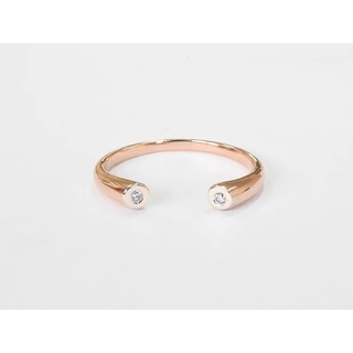 แหวนทองคำ ฝังเพชรแท้ 18K สี Rose Gold ฝังเพชร 2 เม็ด แปลกใหม่ที่ดีไซน์ตัวเรือน
