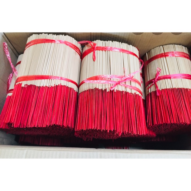 ธูปเปลือย  แบบสั้น 8นิ้ว 20cm ธูปนอกอย่างดีไม่มีฝุ่น ควันน้อย สำหรับคนแพ้กลิ่นธูป ทำดอกกระทง แพคละ 1 กิโลกรัม