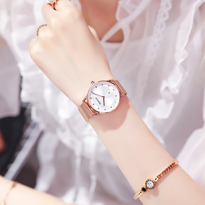 2021 new fashion สายรัดตาข่ายนาฬิกาผู้หญิงอารมณ์ง่ายปฏิทินหญิงนาฬิกาสร้อยข้อมือนาฬิกาควอทซ์ระดับไฮเอนด์