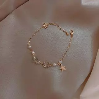 สร้อยข้อมือแต่งดาว ดวงจันทร์ สวยหรู ประณีต