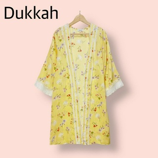 เสื้อคลุม Dukkah ผ้าซาตินวาเลนติโน่ ไซด์ -  F   อก 44 เอว Free สะโพก Free ยาว 40 นิ้ว  เสื้อคลุมตัวยาว ลายดอกสวย