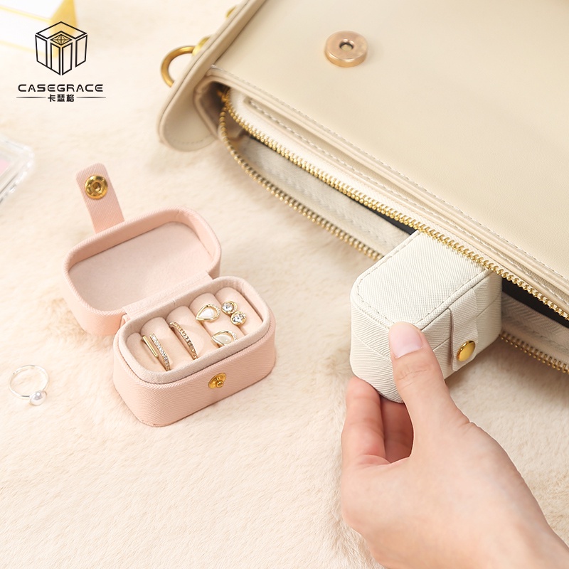 Casegrace กล่องเก็บเครื่องประดับ แหวน ต่างหู หนัง PU ขนาดเล็ก แบบพกพา สําหรับเดินทาง