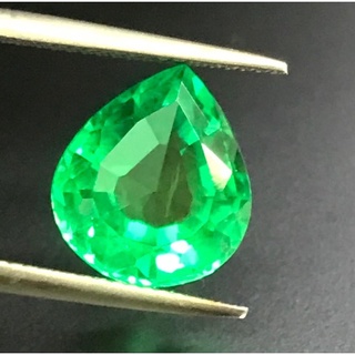 มรกต Columbia สั่งเคราะ (Biron) เป็นพลอยไบรอนที่ทำจากแลบ คุณสมบัติเหมือนมรกตแท้. Lab-Grown Columbian Emerald (Biron)