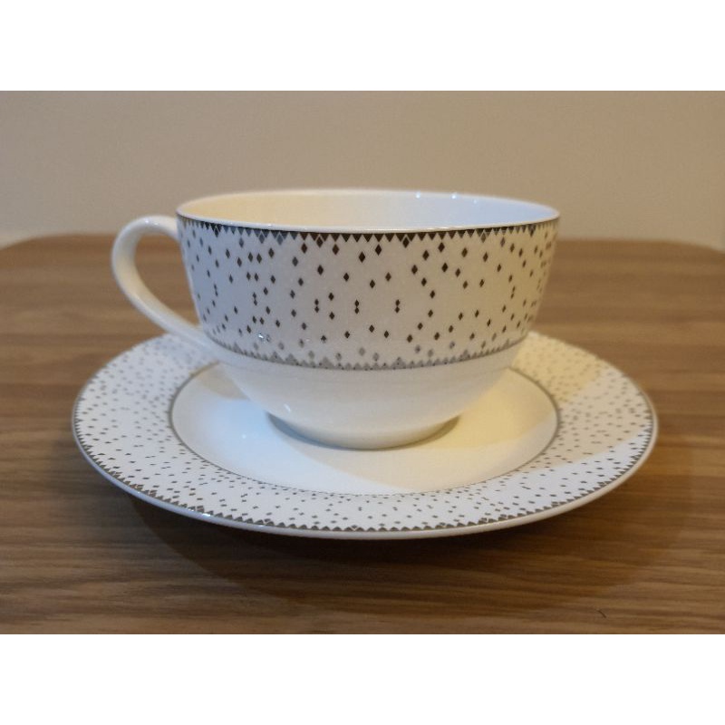 ถ้วยชา จาน เนื้อเซรามิกโบนไชนา CUZIMATE ของใหม่