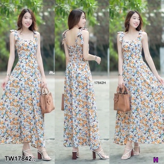 🌸💖เดรสเที่ยว ไปทะเล  Maxi dress ลายดอกเดซี่ ผูกไหล่แบบผูกเอง (สายปรับระดับได้) มีสม๊อคด้านหล้ง