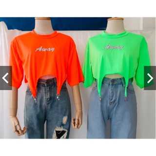 เสื้อยืดห้อยอะไหล่ สีนีออน สะท้อนแสง งานดีเทลเก๋มาก สกรีน Away พร้อมส่งสองสี ส้ม เขียว💚💚
