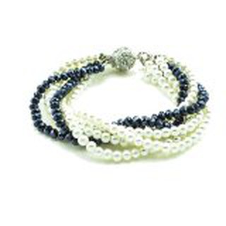 Tfine ข้อมือแฟชั่นมุกสีขาว4เส้นสีดำ2เส้นยาว7นิ้ว (White)