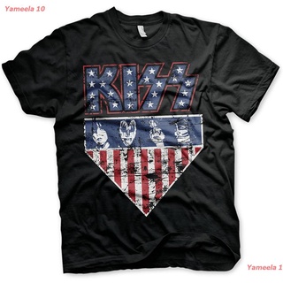 เสื้อยืดผ้าฝ้ายพิมพ์ลายขายดีKISS Officially Licensed Stars &amp; Stripes 3XL, 4XL, 5XL Men T-Shirt (Black) คิส วงร็อค เสื้อพ