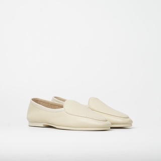 Belgian Loafer Calfskin Beige Unlined รองเท้า Julietta