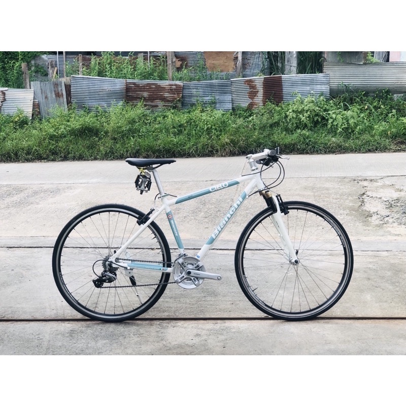 จักรยานไฮบริด Bianchi Cielo แท้ สีขาวคาดเขียว ตัวหนังสือขาว ไซส์ 46 cm เฟรมอะลู มีโช้คหน้า (M)