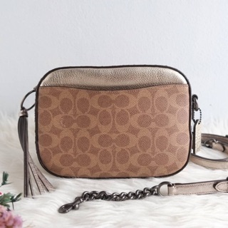 Coach 39684 Camera bag งานชอปทรงน่ารัก แต่งลายงูเพิ่มความหรูหรา ตอกหมุดรอบใบสวยสมกับเป็นงานชอป