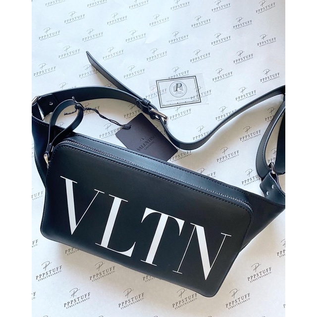 Valentino vltn belt bag(กระเป๋าคาดอก)