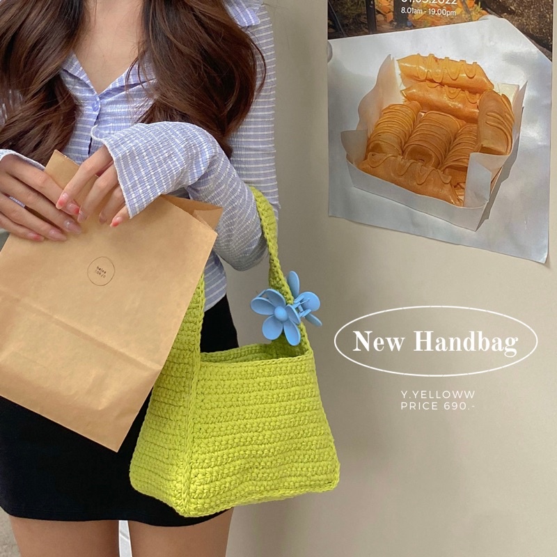 พร้อมส่ง {𝑵𝒆𝒘 𝑯𝒂𝒏𝒅𝒃𝒂𝒈} pre 7-14 วัน กระเป๋าถือขนาด 8*4*6 นิ้ว เป็นทรงถักเเน่น ไหมพรม กระเป๋าถัก กระเป๋าไปทะเล