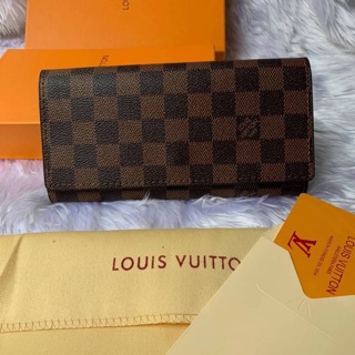 กระเป๋าสตางค์ใบยาว LV ขนาด 7 นิ้ว