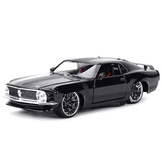 โมเดลรถยนต์ โมเดลรถเหล็ก โมเดลรถมัสแตง Ford Mustang Boss 302 สเกล1:24