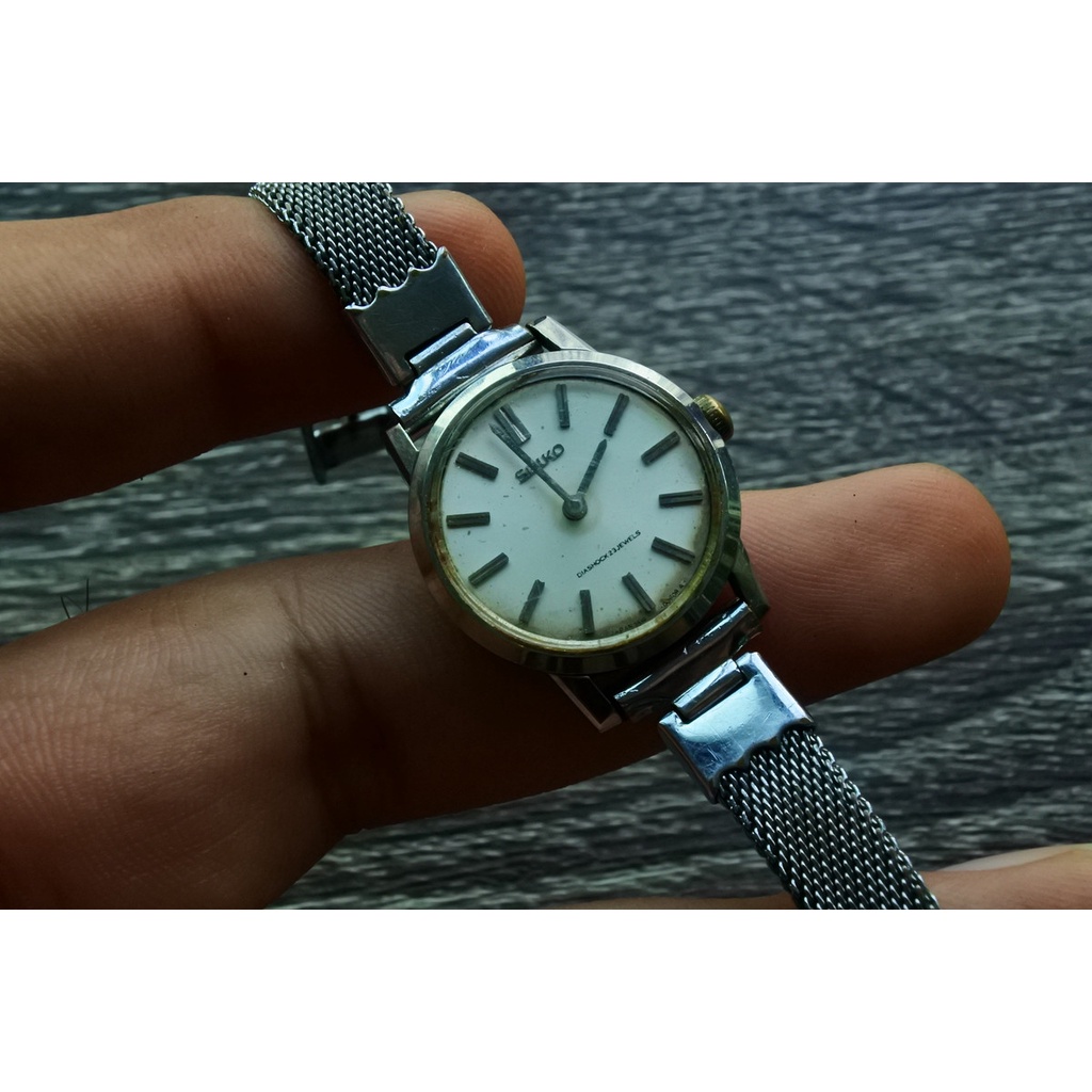 นาฬิกา Vintage มือสองญี่ปุ่น SEIKO ชุบทอง ระบบ ไขลาน ผู้หญิง ทรงกลม กรอบเงิน หน้าเงิน หน้าปัด 25mm