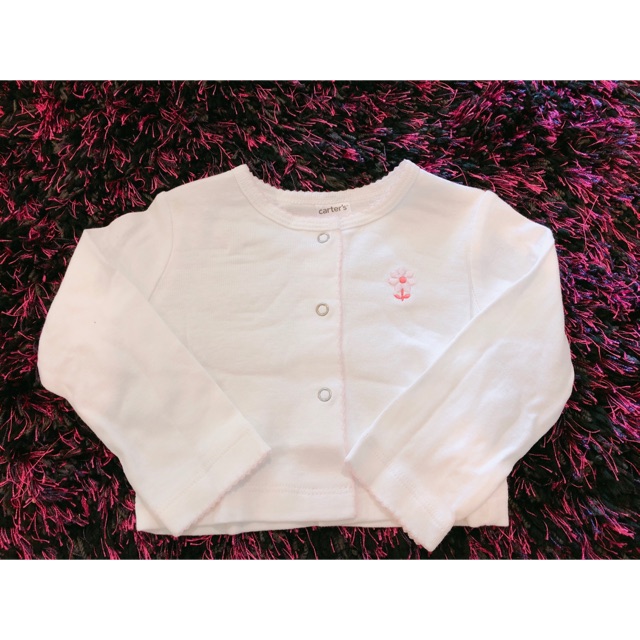 โละขาย🗯เสื้อเด็กอ่อน carter’s for 3 months and 6 months