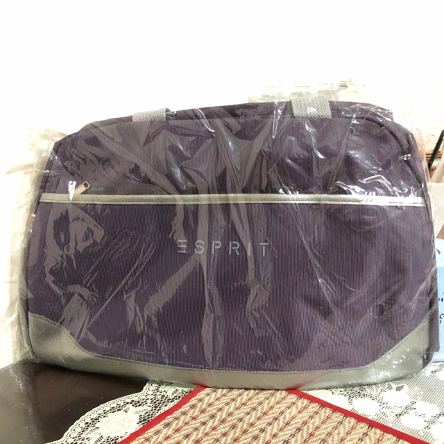 กระเป๋าเดินทางแบรนด์ Esprit