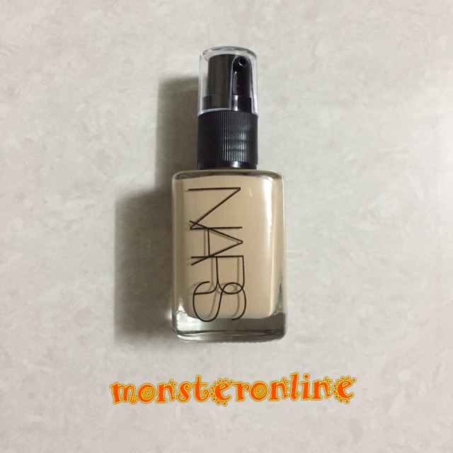 NARS Sheer Glow Foundation FIJI Light5