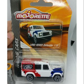 Land rover Defender 110 by majorette