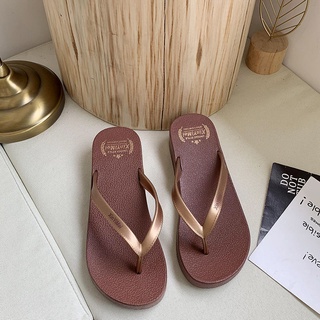 QiaoYiLuo Flip-flops แฟชั่นผู้หญิงกลางแจ้งที่เรียบง่ายฤดูร้อนสไตล์เกาหลีใหม่ รองเท้าแตะลิ่มส้นเตี้ย