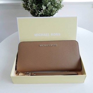 💛 Best seller! งานขายดี รุ่นใหม่คะ Michael kors saffiano Wallet🍭