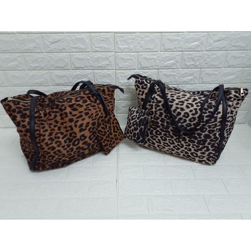กระเป๋าโท้ต Leopard*