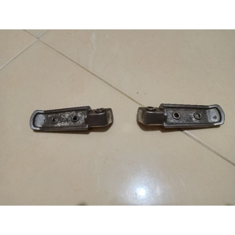 ขายพักเท้าหลังer6nปี12/15หนึ่งคู่