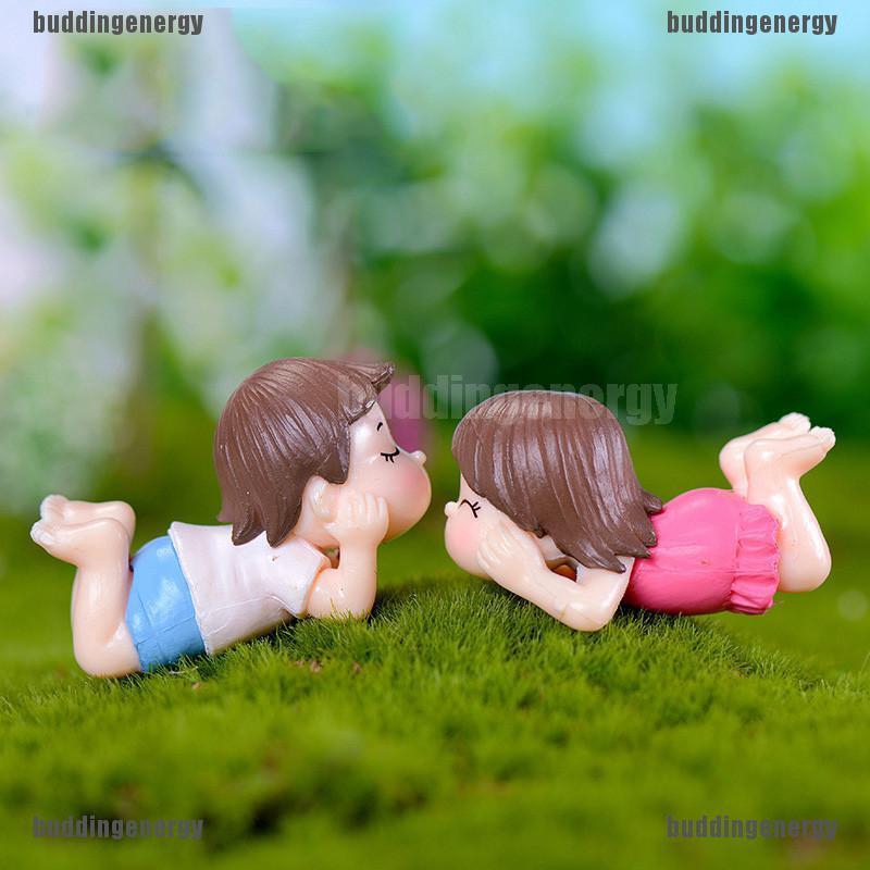 Outdoorandhome 1 Pair Mini Lying Couples Dolls Garden Miniatures