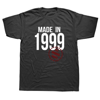 [COD]เสื้อยืดแขนสั้น ผ้าฝ้าย พิมพ์ลายกราฟฟิค Made In 1999 ของขวัญวันเกิด สไตล์สตรีท สําหรับผู้ชายS-5XL