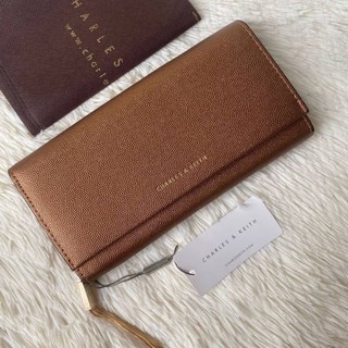 CHARLES &amp; KEITH LONG WALLET กระเป๋าสตางค์ใบยาวแบบ 2 พับ สีทอง