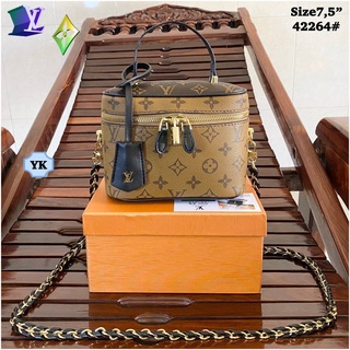 กระเป๋า Lv ขนาด 7.5 นิ้ว งานทรงยอดนิยม ใช้งานง่าย มี 3 โทนสีให้เลือก Louis bag หลุยส์