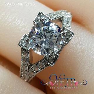 แหวนเพชร 2 กะรัต เจียระไน 100เหลี่ยม เพชรเลียนแบบเพชรแท้ ทำจาก เพชร CZ, Cubic Zirconia หรือ เพชรโคลนนิ่ง ดีไซน์หรูหรา