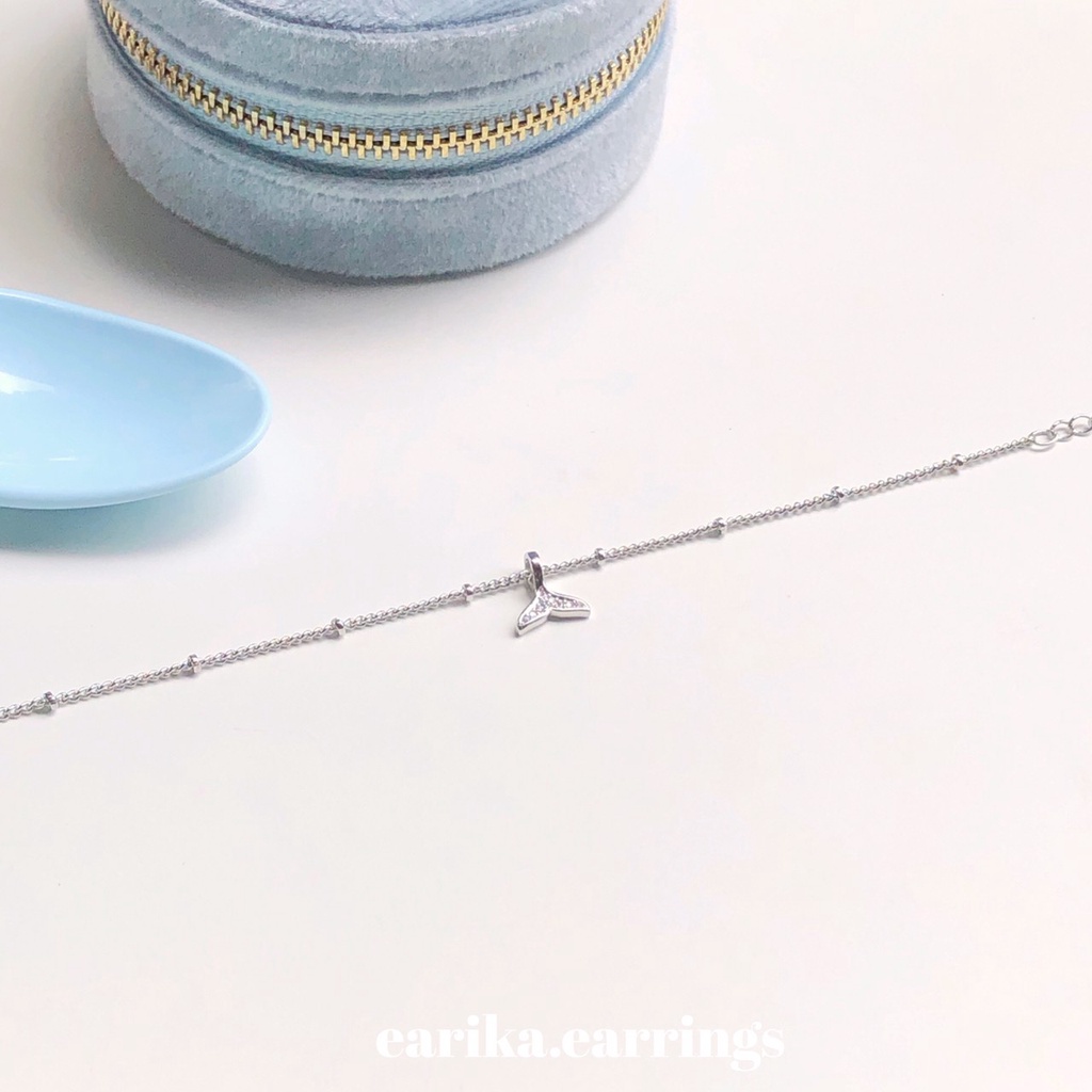 earika.earrings - crystal whale bracelet สร้อยข้อมือเงินแท้จี้หางปลาวาฬ ปรับขนาดได้ เหมาะสำหรับคนแพ้