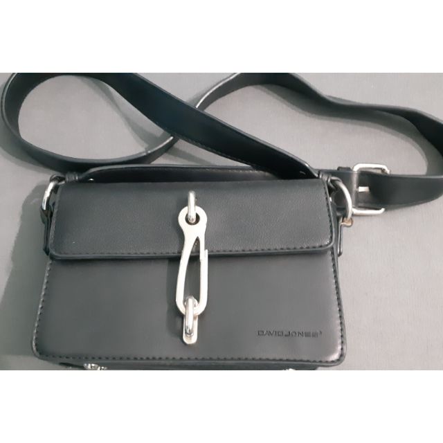 กระเป๋าสะพายข้างdevid jones