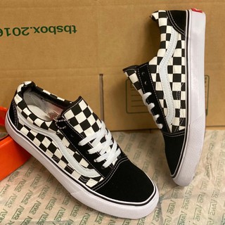 รองเท้าผ้าใบ Vans แบบผูกเชือก