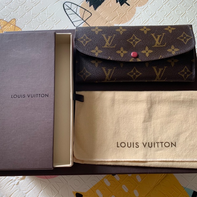 กระเป๋าเงินสีแดง louis vuitton ของแท้มือสอง