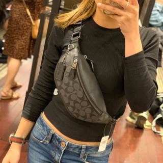 COACH WARREN MINI BELT BAG IN SIGNATURE CANVAS(COACH F84711)รูปถ่ายจากสินค้าจริง100%สอบถามก่อนถามกันตังซื้อค่ะ