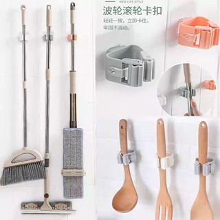 ตะขอลูกล้อศูนย์ยากาศแขวนไม้กวาด,ไม้ถูพื้น อเนกประสงค์ ซื้อ1แถม2  Mop Holder (ราคานี้ได้3 ชิ้น) คละสี