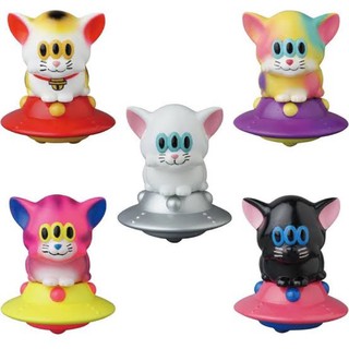 กาชาปอง VAG vinyl artist gacha series 17 - Calm Cat UFO.