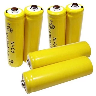 ถ่านชาร์จ AA 1.2v NI-Cd 700 mAh (จำนวน 4 ก้อน + กล่อง)