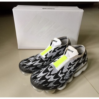 รองเท้า nike vapormax x acronym moc 2