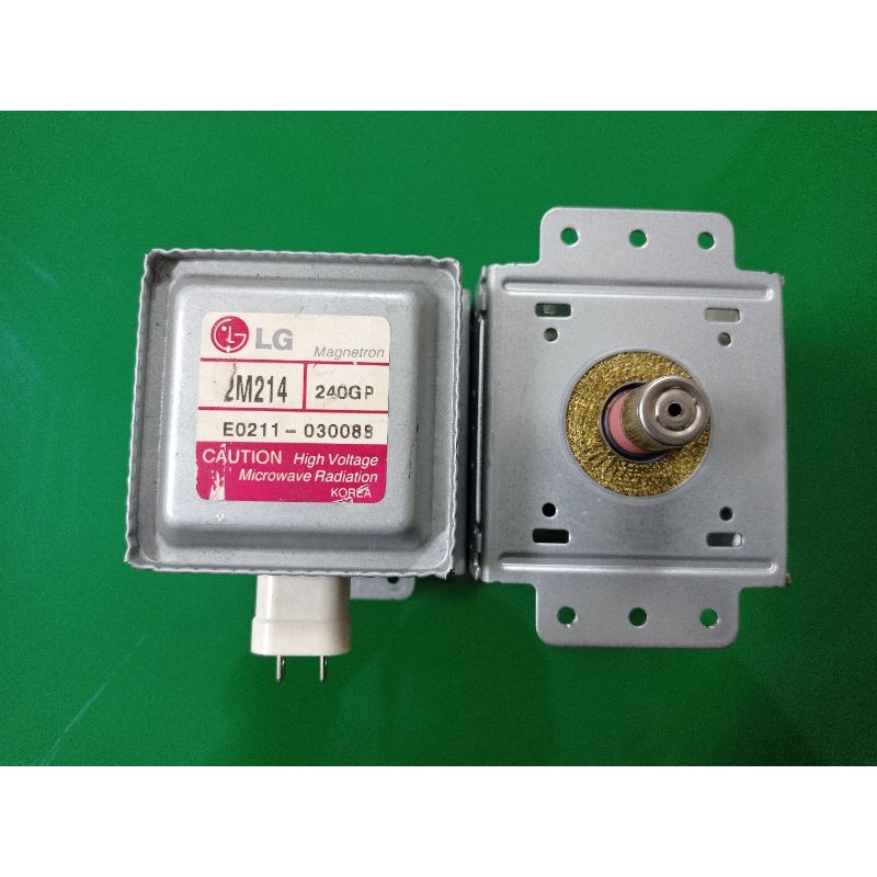 แมกนีตรอนไมโครเวฟ LG เบอร์ 2M214 240GP  ของแท้ถอดจากเครื่อง(ขั้วเสียบสายไฟอยู่ฝั่งเดียวกับขายึดน็อต)