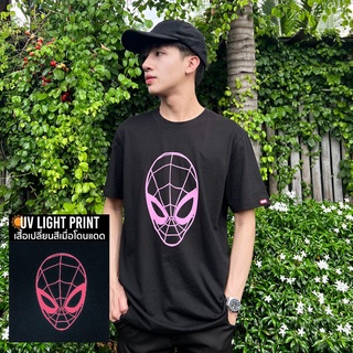 เสื้อยืดครอป Marvel Men UV Sensitive spider-man T-Shirt - เสื้อยืดผู้ชายลายสไปเดอร์แมน เทคนิคสียูวีเปลี่ยนสีเมื่อโดนแดด