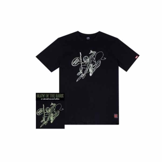 Marvel Men Spider-Man Ghost Glow In The Dark T-Shirt - เสื้อยืดผู้ชายลายสไปเดอร์แมน เทคนิคเรืองแสงในที่มืด สินค้าลิขสิทธ์แท้100% characters studio